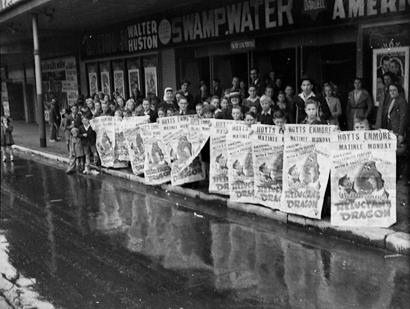 Historic Enmore Theatre matinee crowd