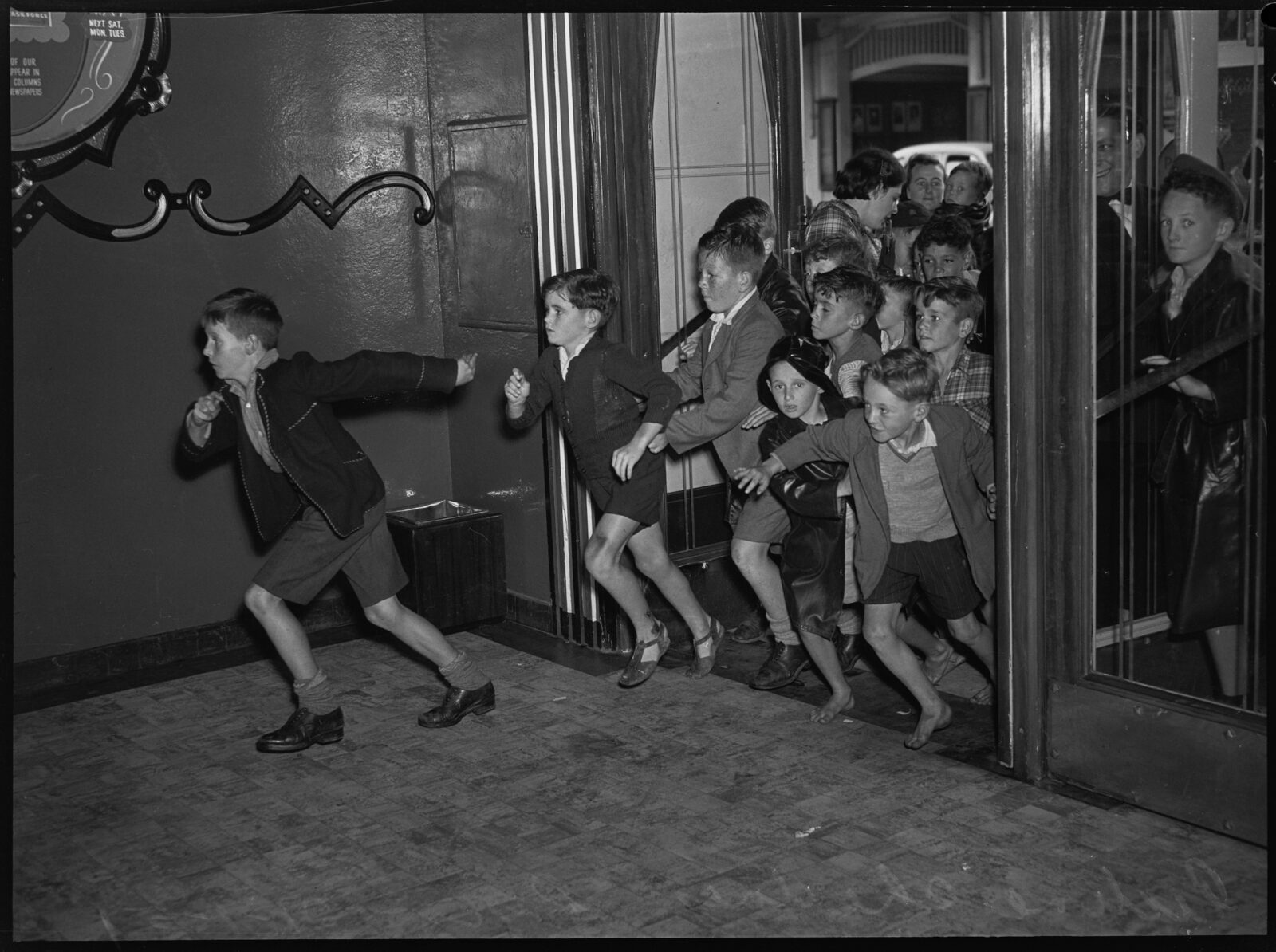 Enmore Theatre doors and crowd in 1951